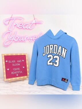 JORDAN #23 Sky Blue Brand of Flight Sweatshirt - Youth Large - MSRP 75$